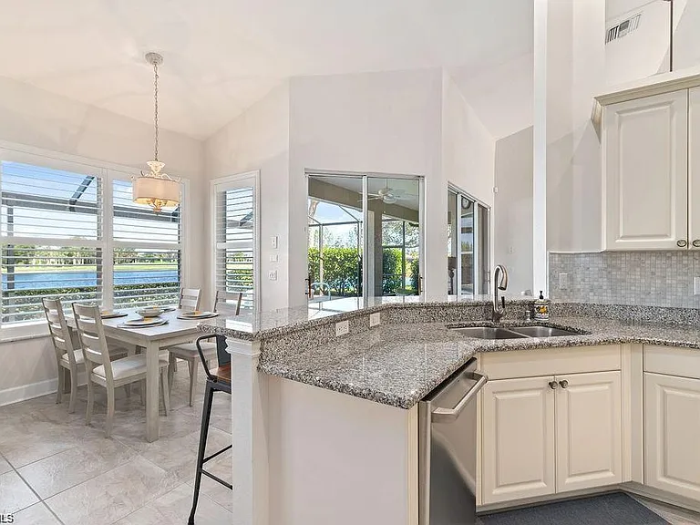 8963 Appaloosa Ct — Photo 10