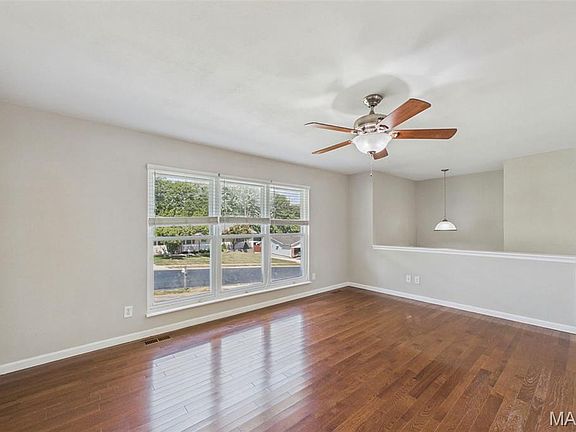 3rd image of 656 Nancy Dr