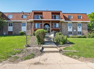 600 Mesa Dr APT 103, Hoffman Estates, IL 60169