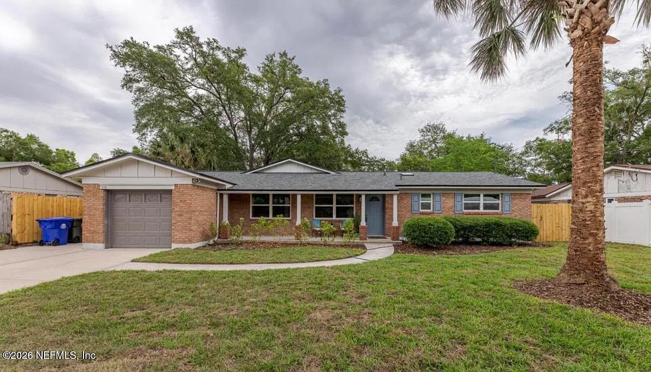 3 bed, 2.0 bath, 1733 sqft, $1,900 — Photo 1