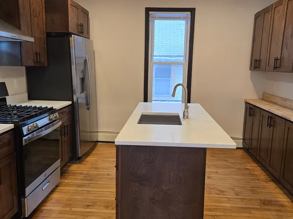 1911 6th St NE #102, Minneapolis, MN 55418