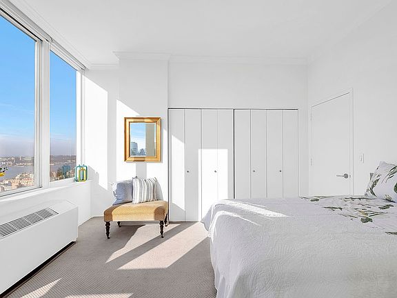3rd image of 111 W 67th St APT 43B