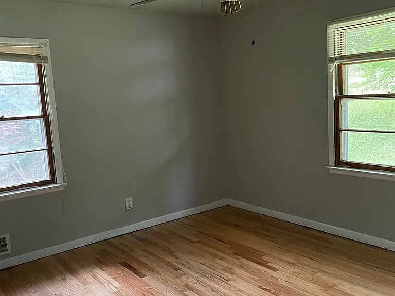 1808 Meadowglades Dr — Photo 9