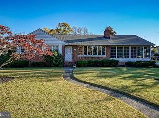 230 Lakeshore Dr, Hammonton, NJ 08037