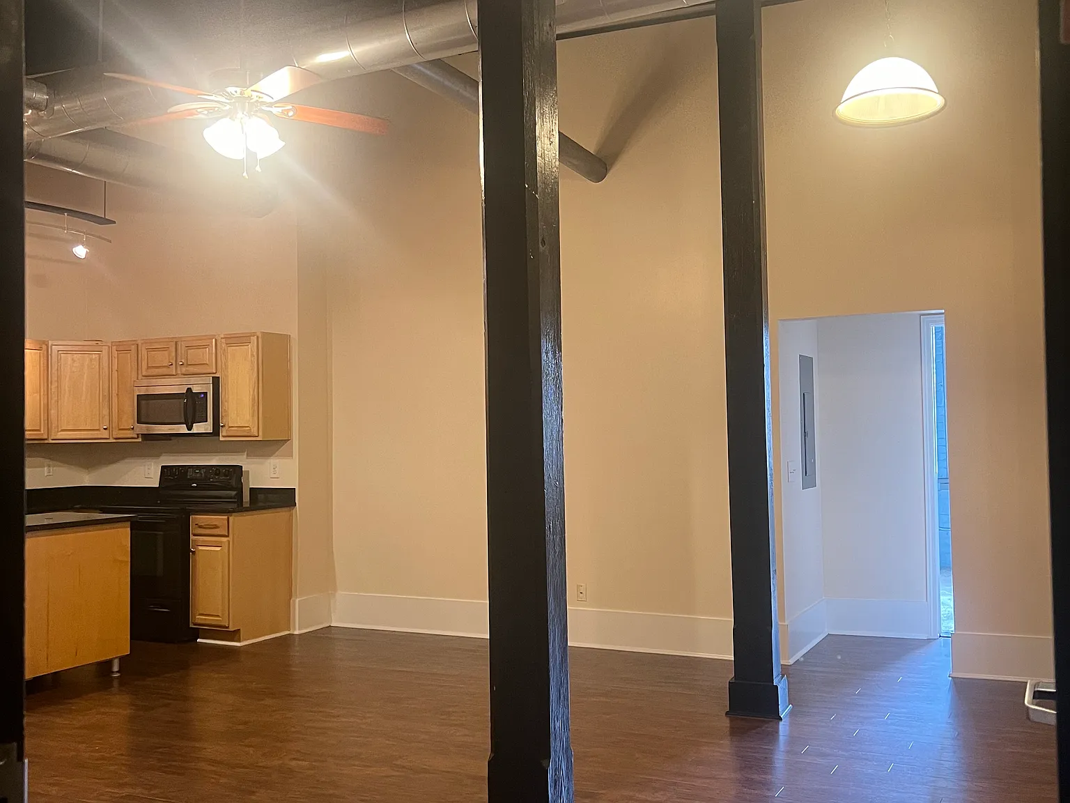 2 bed, 1200 sqft, $1,250 — Photo 3