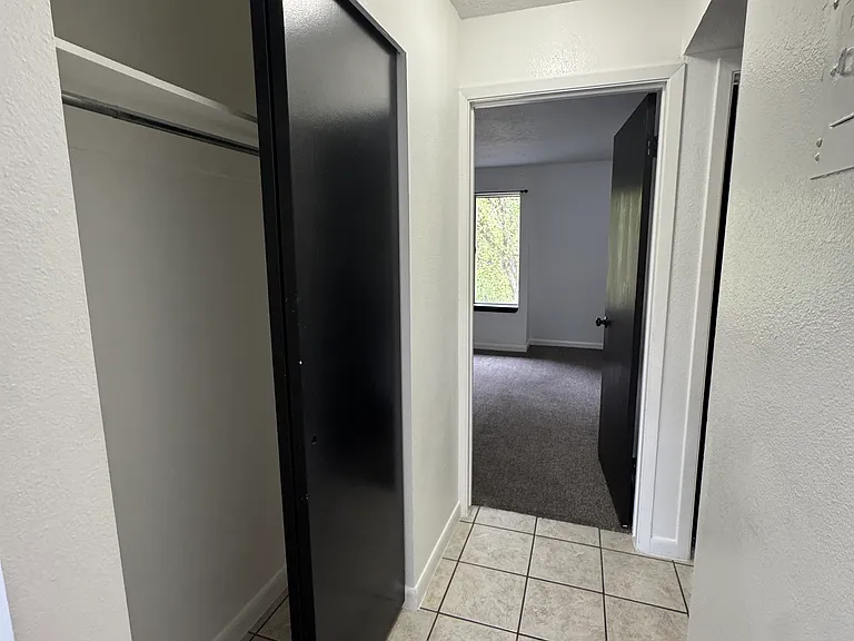5402 S Willow Ln #E — Photo 5