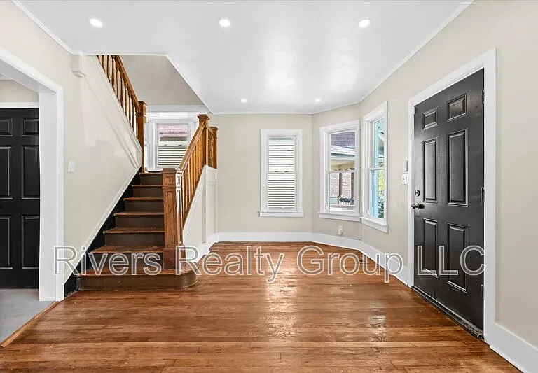 1174 Seward Ave — Photo 4