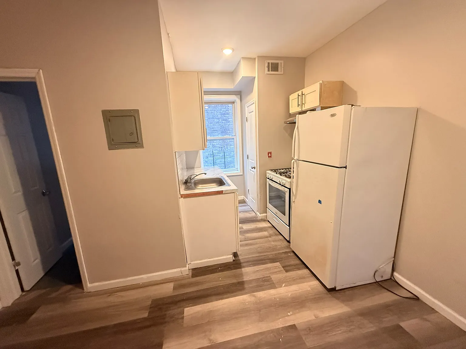 122 Wade Street — Photo 2