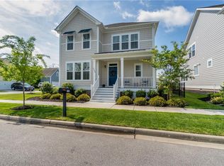 3305 Patrick Henry Dr, Chesapeake, VA 23323