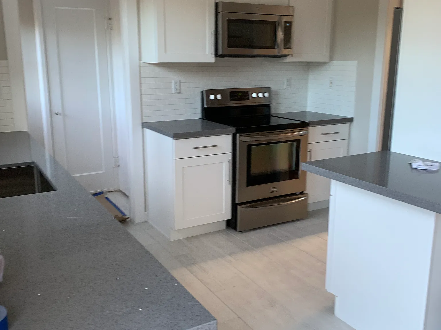 4 bed, 1.5 bath, 2400 sqft, $5,500 — Photo 4