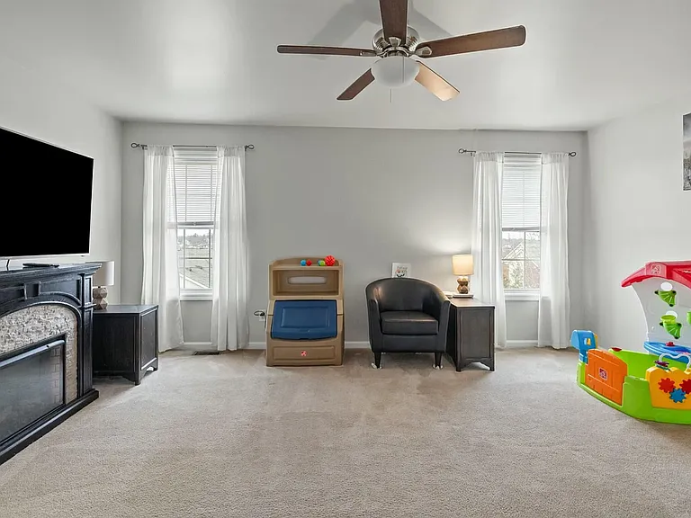 1077 Duval St #102 — Photo 13