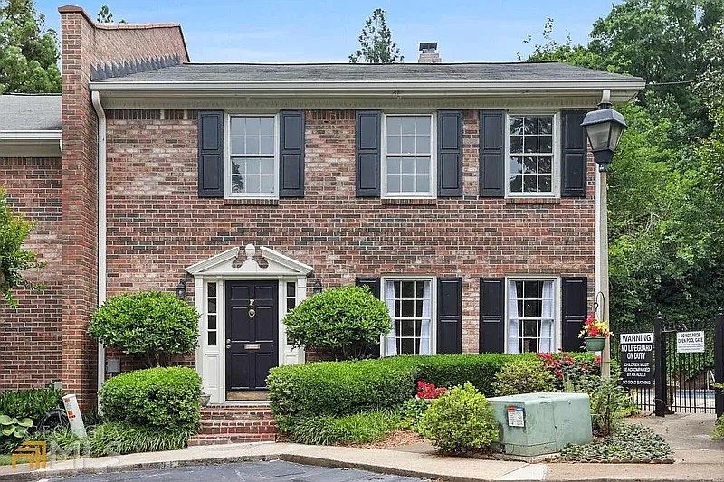 Front of townhome