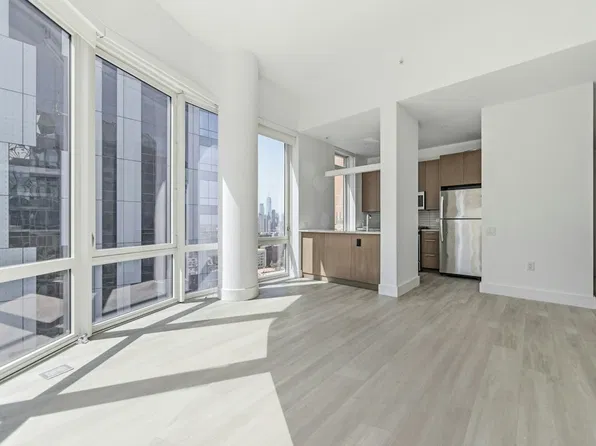 86 Fleet Place image 1 of 28