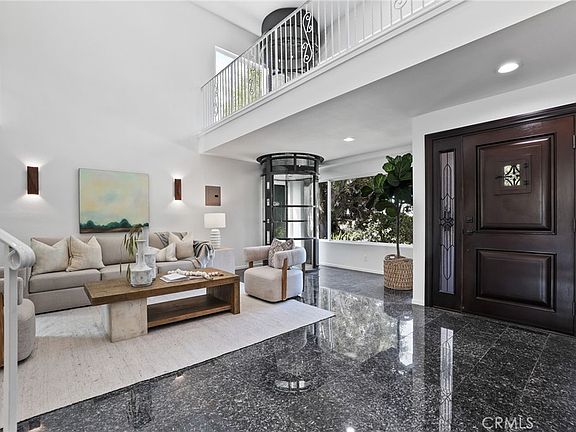 3rd image of 388 Flint Ave