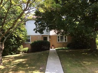 9238 Cromwell Dr, Pittsburgh, PA
