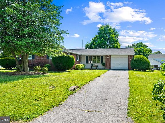 4th image of 1026 Highfield Dr