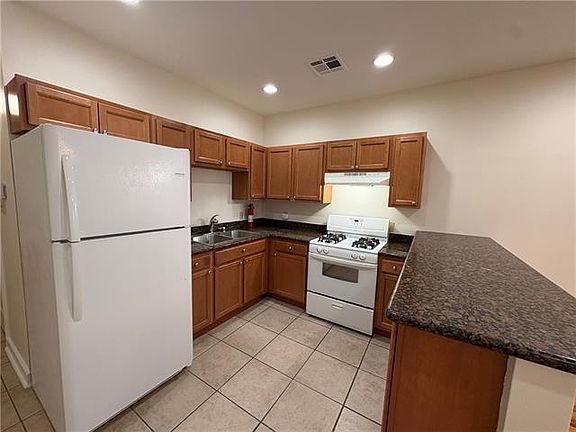 4th image of 3217 Saint Peter St