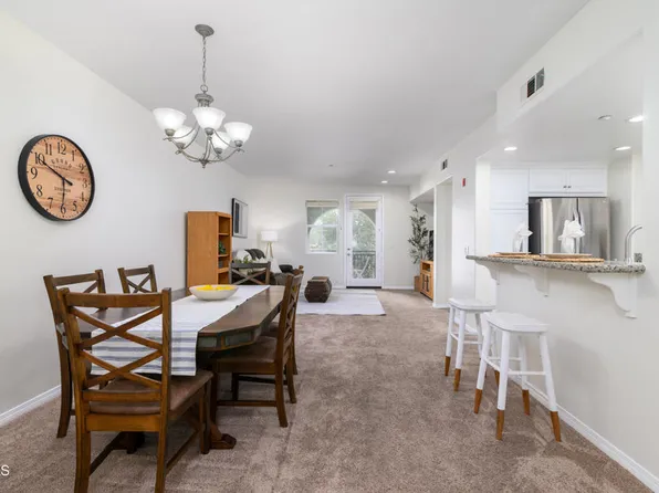 208 Riverdale Ct APT 707, Camarillo, CA 93012