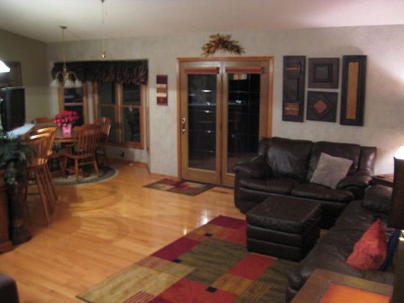 3rd image of 2941 Shelley St