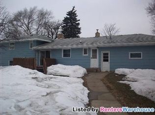 7702 Lake Dr, Lino Lakes, MN 55014