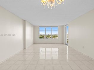 4101 Pine Tree Dr APT 802, Miami Beach, FL 33140