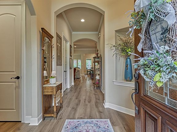 5th image of 126 Bellardia Ct