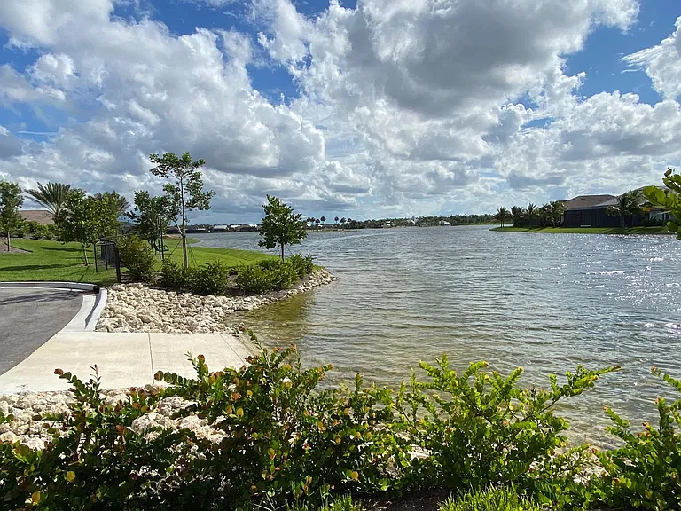 14639 Edgewater Cir — Photo 21