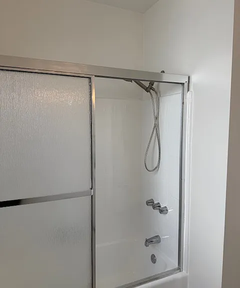1424 Riverside Dr — Photo 36