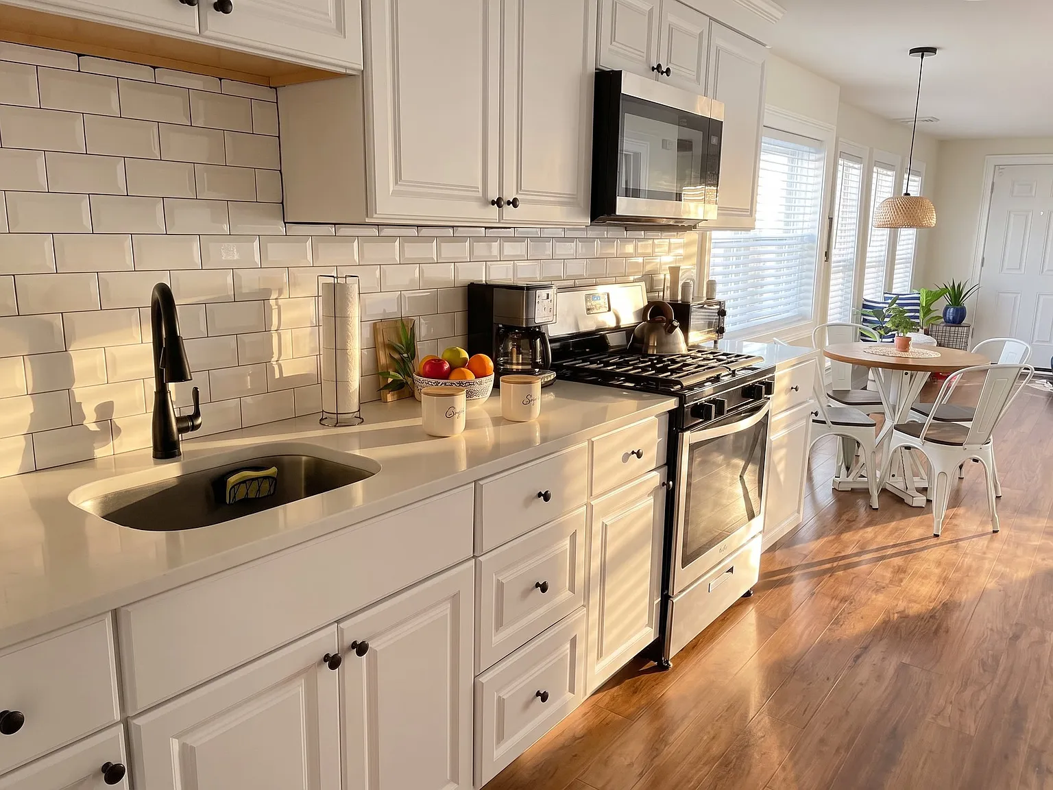 Winter Rental - Unit 1 - Ocean View - Third House from Beach & Boardwalk — Photo 4
