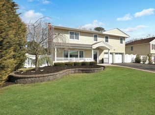 41 Bobann Dr, Nesconset, NY 11767