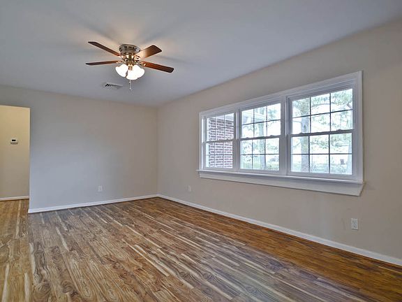 3rd image of 719 Durham Ave
