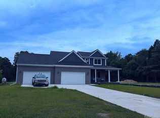 1409 Merry Rd, Waterford, MI 48328