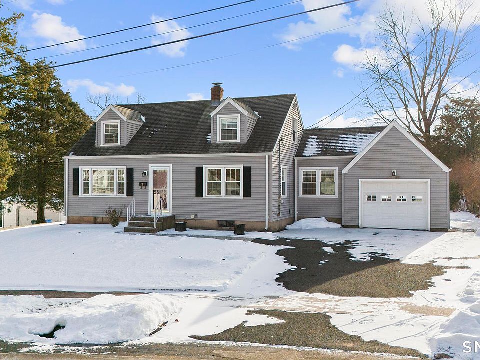 1st image of 26 Knob Hill Drive