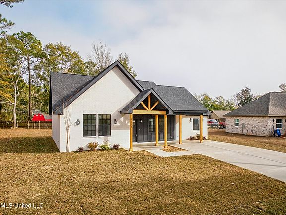 2nd image of 1816 Tradewinds Dr