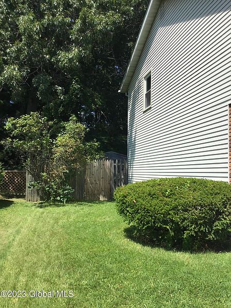 5th image of 31 Aspen Circle