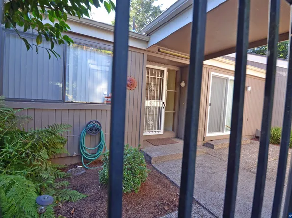 6587 Fairway Ave SE, Salem, OR 97306