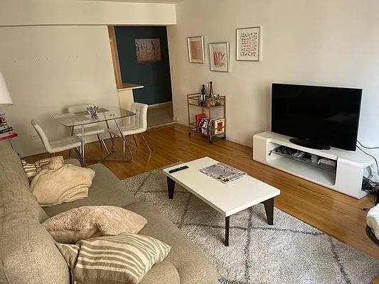 Rented by Buchbinder & Warren | media 2