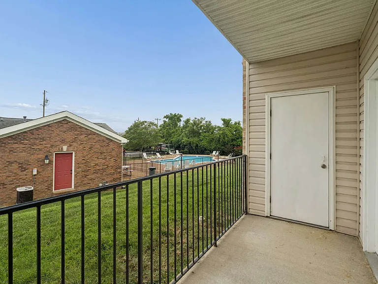 501 Churchill Xing — Photo 20