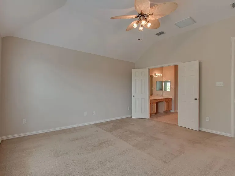 1825 Brookview Dr — Photo 17