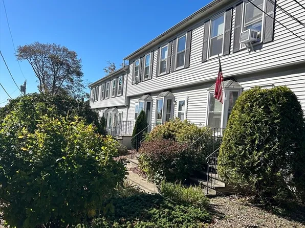 8 Bartlett Ave #5, Haverhill, MA 01830