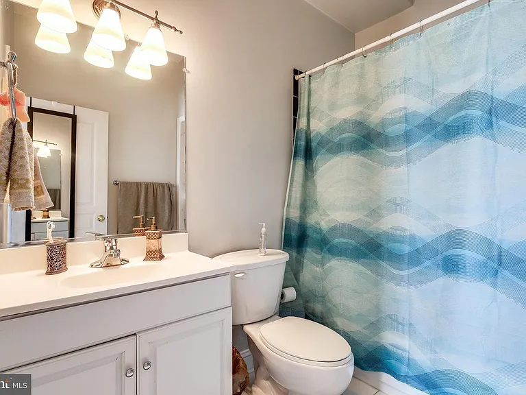 1603 Light St — Photo 20