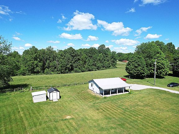 3rd image of 18 Glen Emerson Ln