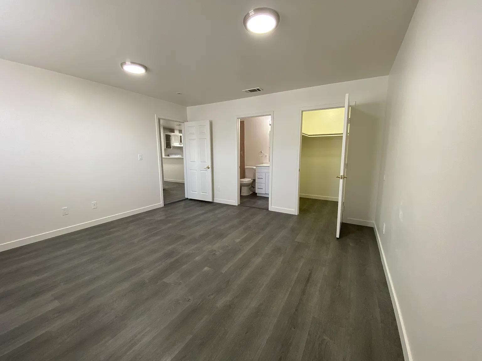 3 bed, 1500 sqft, $2,500 — Photo 4