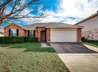 2027 Cap Rock Ln, Grand Prairie, TX 75052