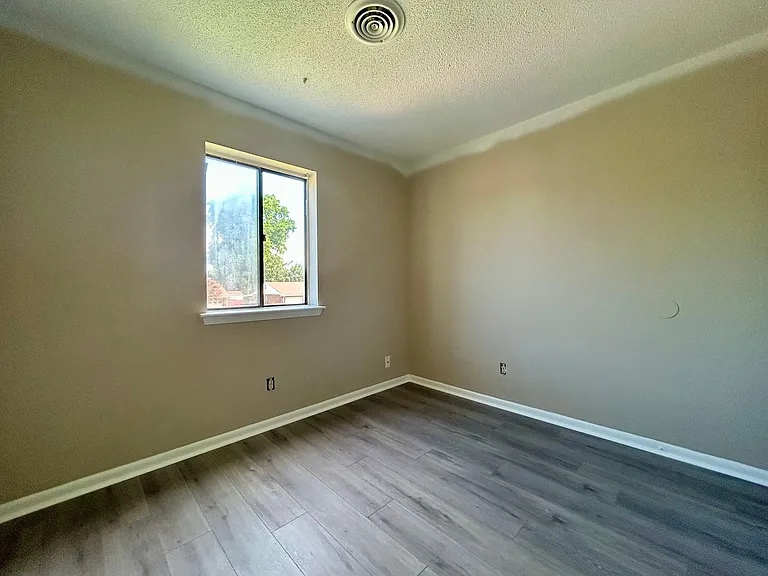 509 Chownings Dr — Photo 12