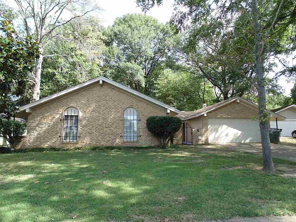 1st image of 5290 Pipers Gap Dr