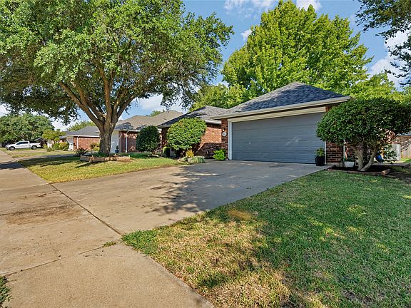3rd image of 351 Meador Ln