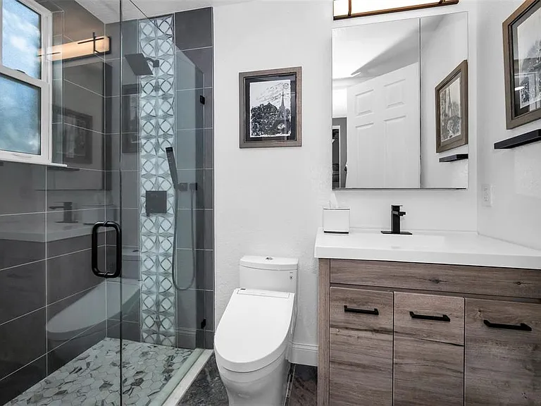 525 Lexington St — Photo 20
