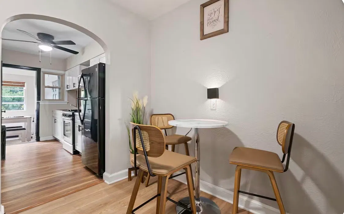 1 bed, 850 sqft, $1,650 — Photo 4
