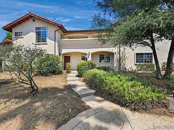 2nd image of 2744 Felicita Rd